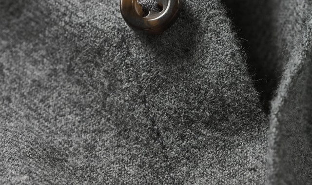 Detailaufnahme eines Hemds aus Twill.