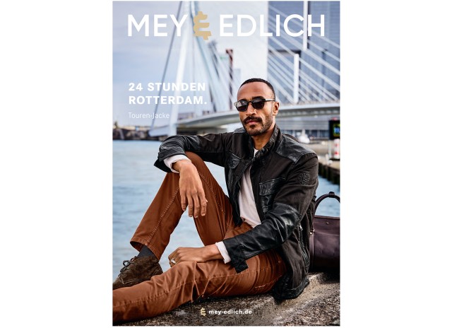 Das Titelbild  zeigt einen Mann der entspannt am Ufer sitzt.