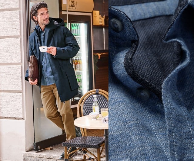 Ein Mann steht mit einer Kaffeetasse vor einem Café, trägt eine dunkelblaue Jacke und beige Hose, während rechts eine Nahaufnahme des Stoffdetails seiner Kleidung zu sehen ist.
