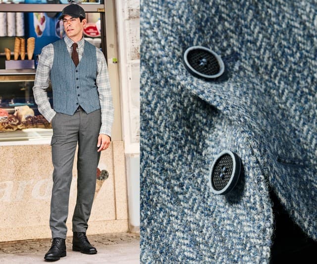 Ein Mann steht vor einem Eisladen in Weste, Hemd und Krawatte, während rechts eine Nahaufnahme des strukturierten Stoffes mit Knopf zu sehen ist.