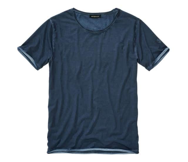 Sachabbildung von einem blauen T-Shirt.