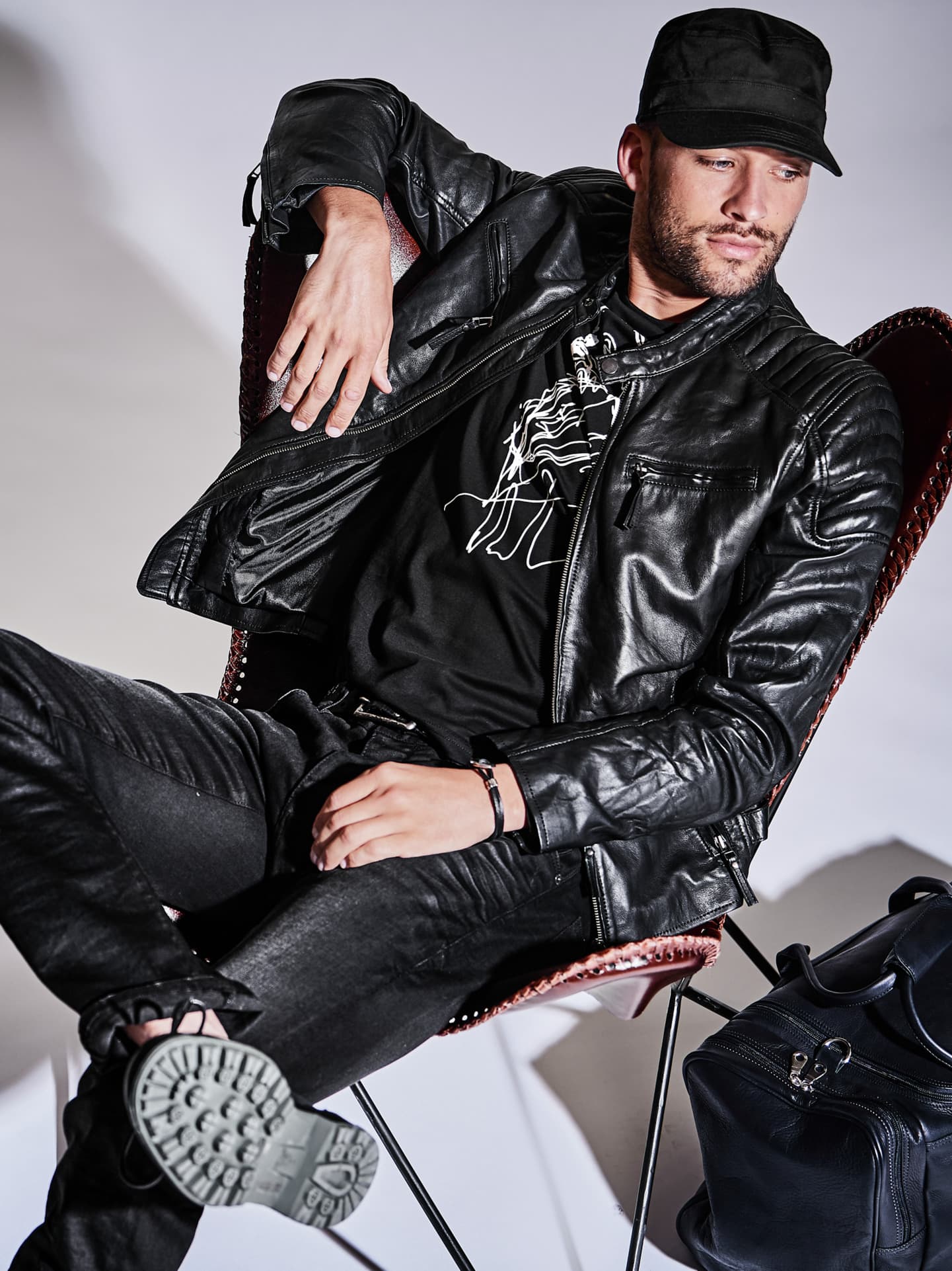 Thumbnail - Weekender Columbia