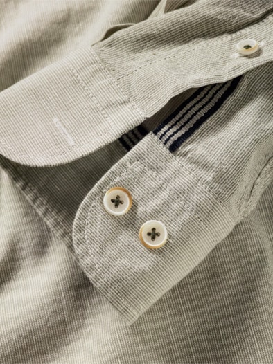 Filigranes Streifenhemd khaki