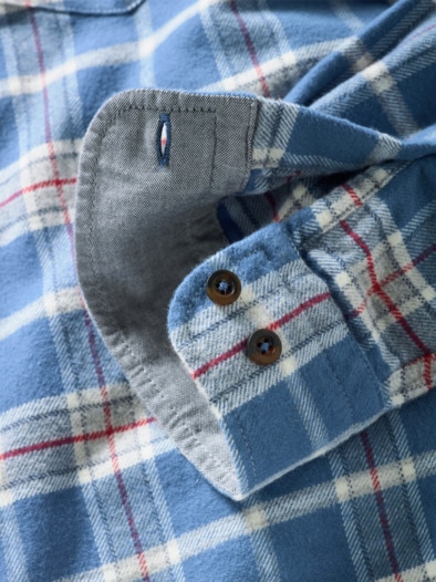 Gelassenes Flanellhemd himmelblau