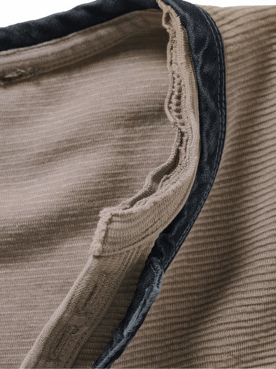 Strukturiertes Henley grunge