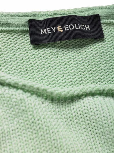 Reporter-Pullover verschwiegenes grün