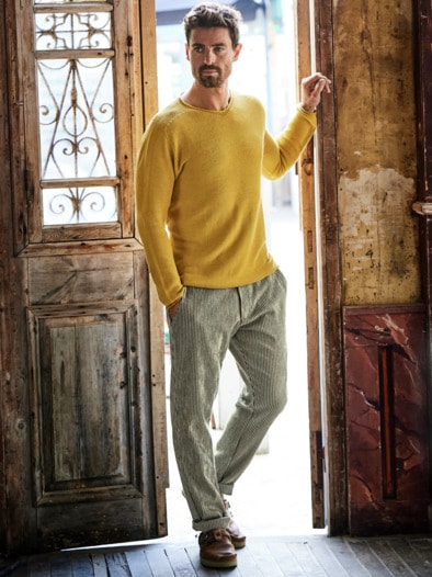 Schmirgel-Pullover curry