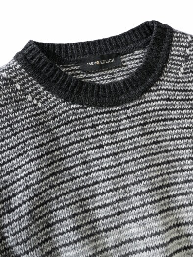Blinder-Fleck-Pullover zebra
