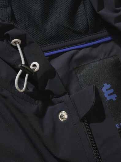 Impuls-Jacke rabenschwarz