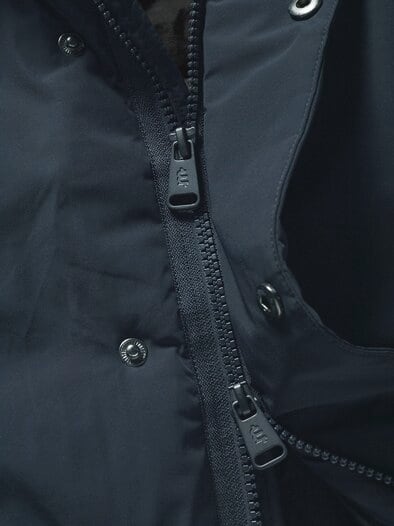 Transit-Mantel urban-navy