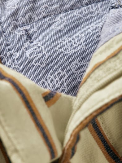 Sprezzatura-Chino Streifen sandstein