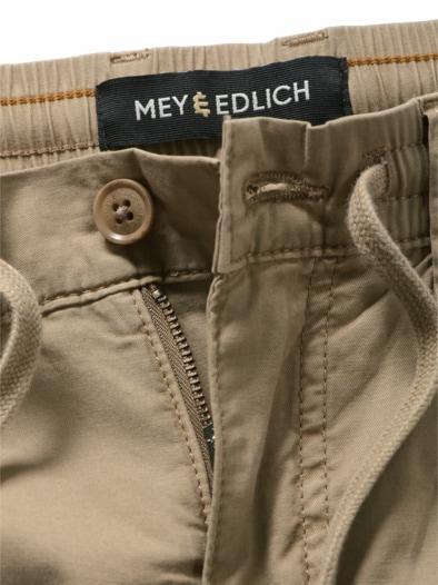 Freiheits-Chino gelassenheitsbeige