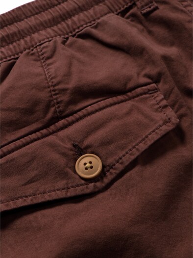 Freiheits-Chino unverfänglichbraun