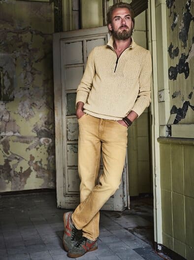 Helle-Freude-Jeans curry