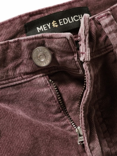 Solidarische Cordjeans pflaume
