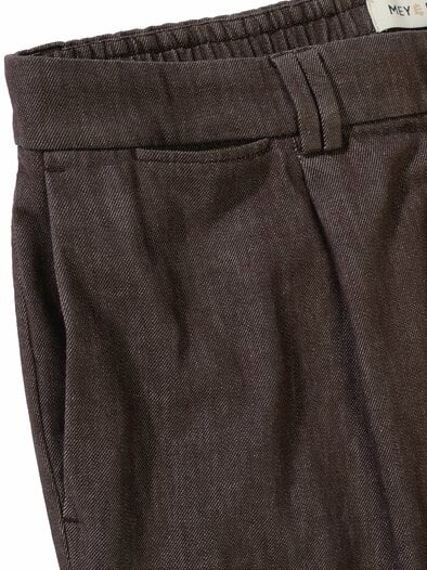 Aperto-Chino marrone