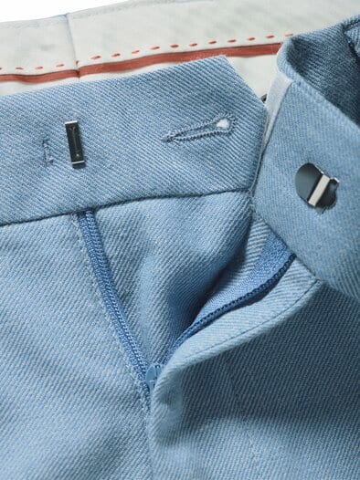 Wolke-Sieben-Anzughose himmelblau