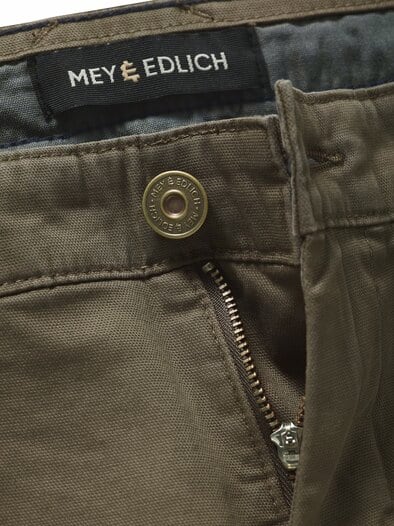 Potenzial-Chino khakigrün