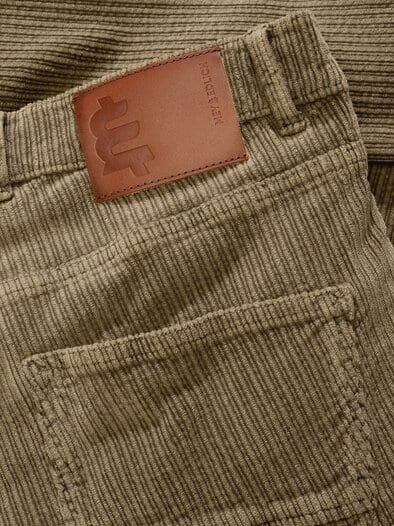 Einfache-Entscheidung-Cordhose kieselgrau