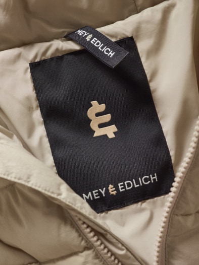 Nichtlineare Steppjacke mandel