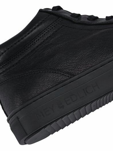 High Top Sneaker Midnight all black