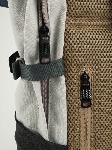 Collab-Rucksack Paratrooper kitt/stahlblau