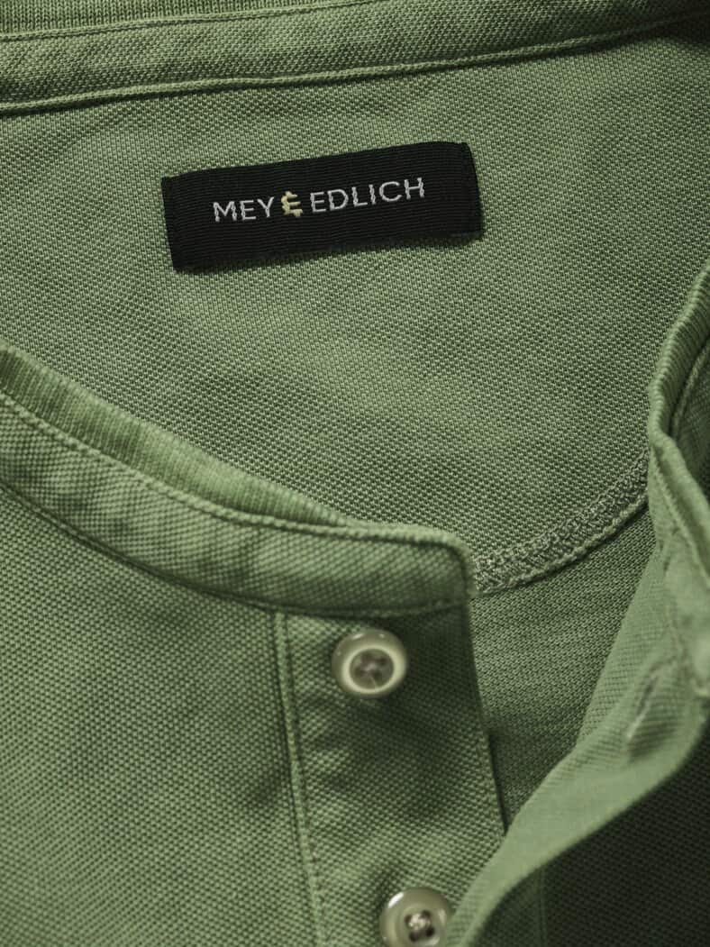Stehkragen-Polo olive