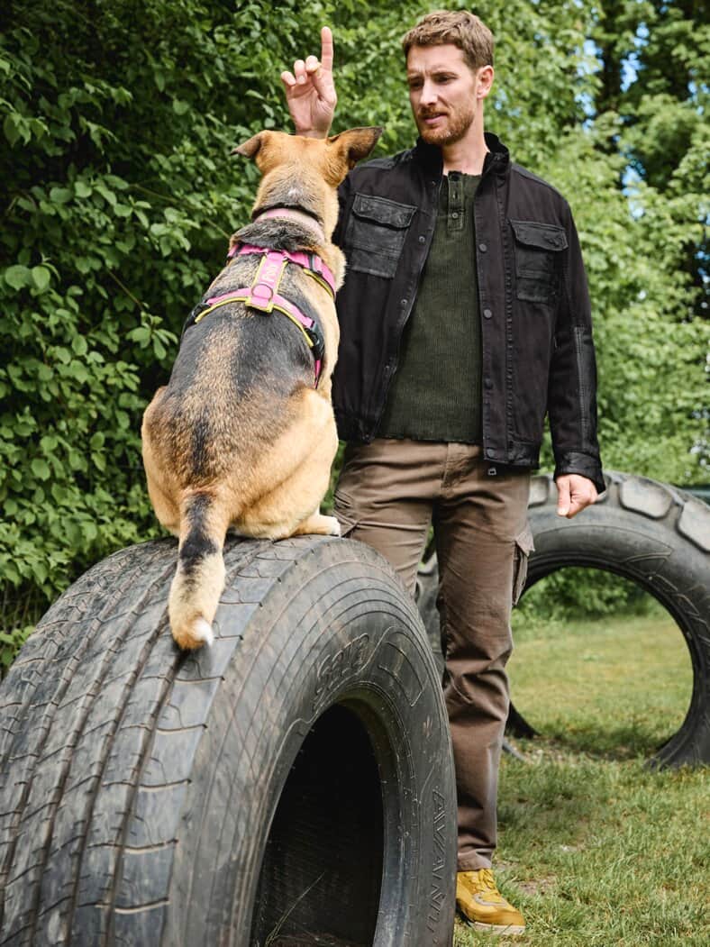 Samt-Cord-Longsleeve olive