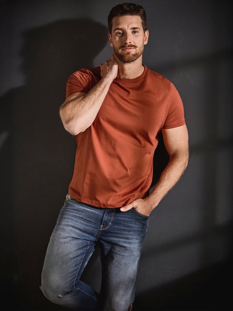 Benchmark-Color-Shirt rost