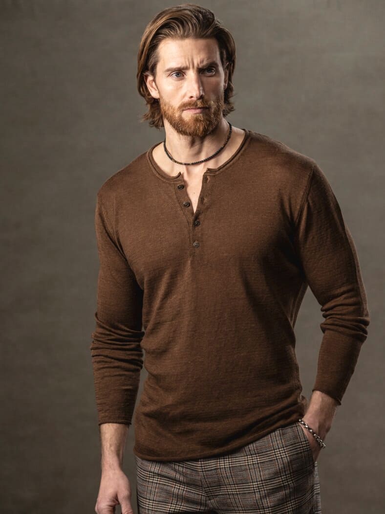 Gehaltvolles Leinenhenley astbraun