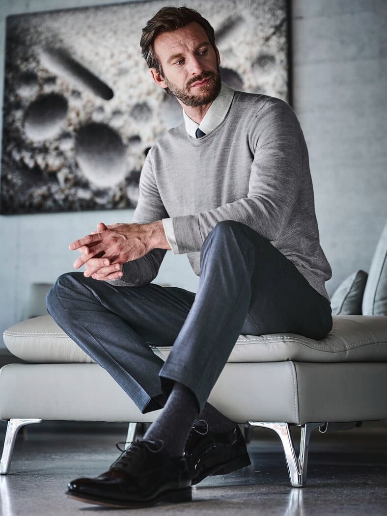 Flüster-Pullover betongrau