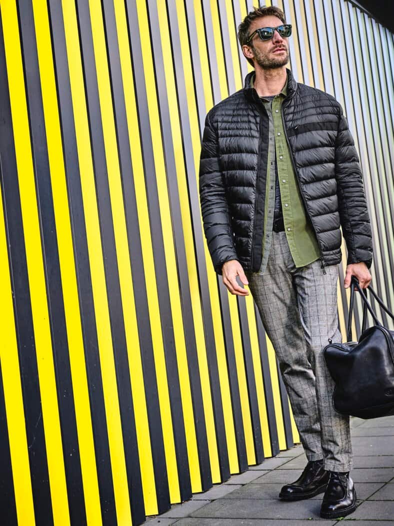 Ultraleichte Steppjacke tiefschwarz