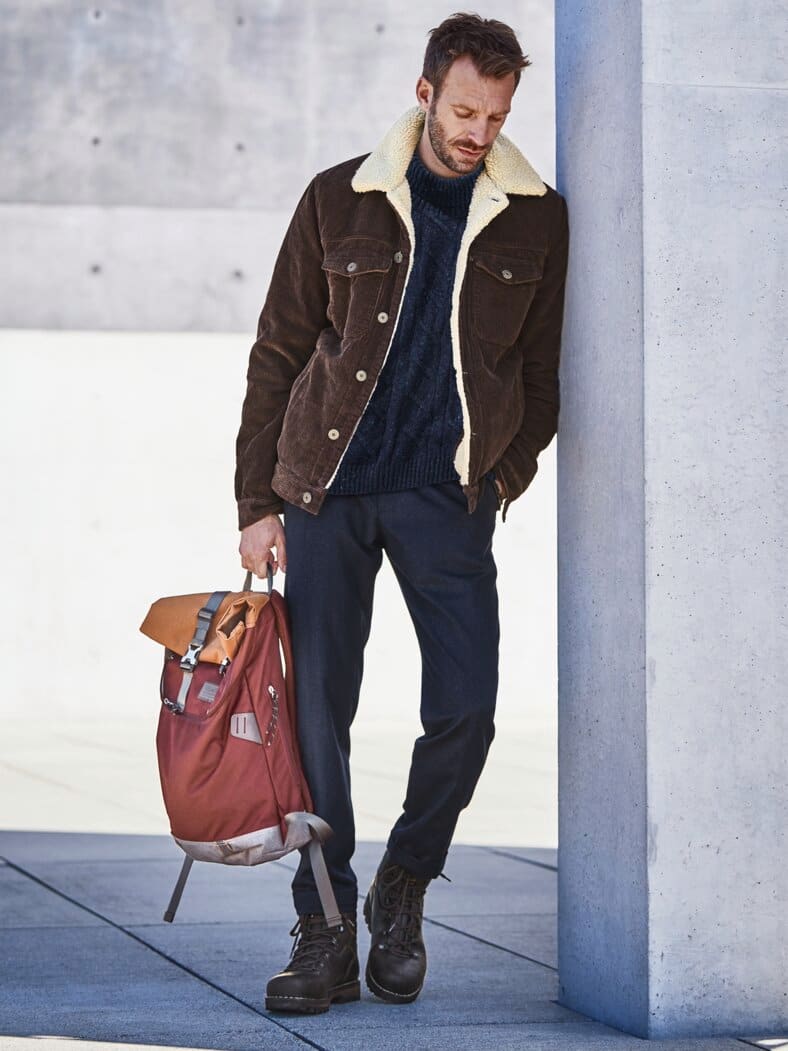 Souveräne Cordjacke tiefbraun