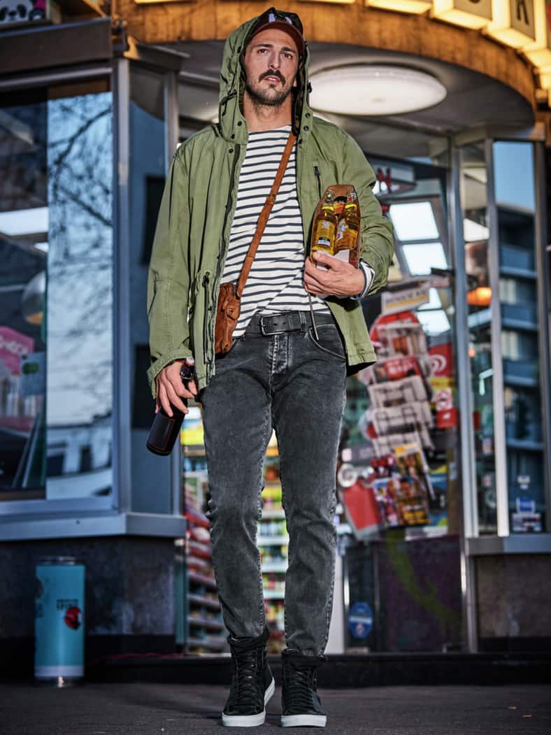 Urbaner Sommerparka schattengrün