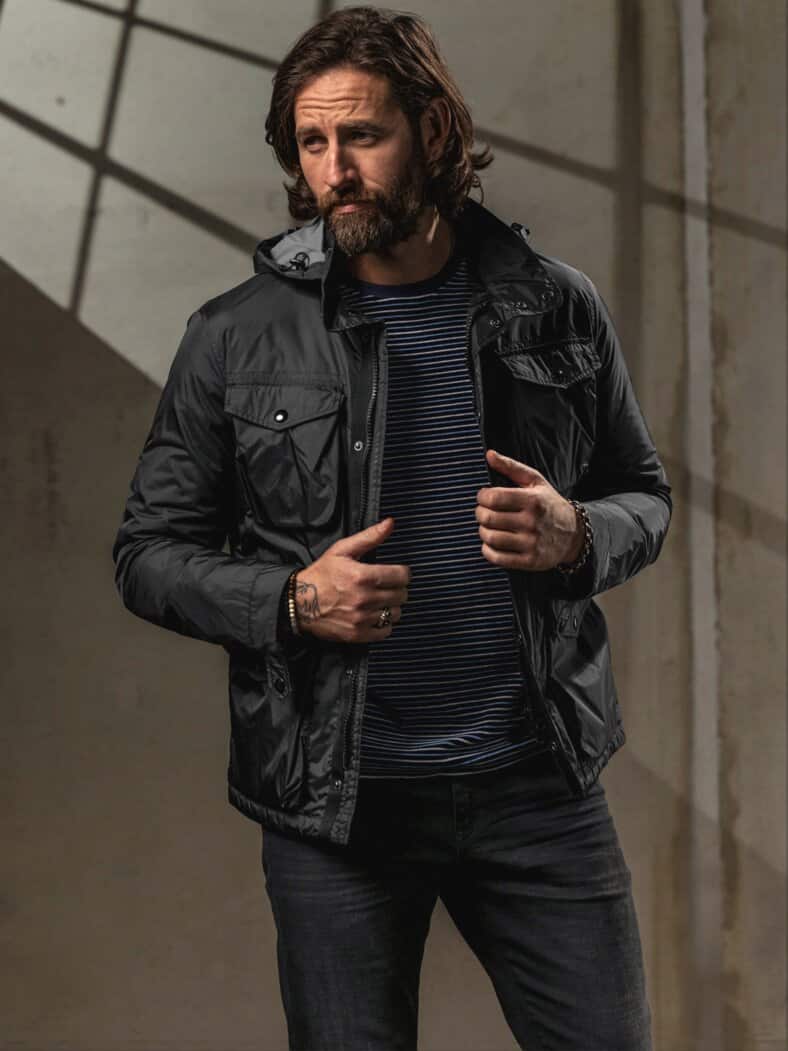 Aus-dem-Stegreif-Fieldjacket pechschwarz