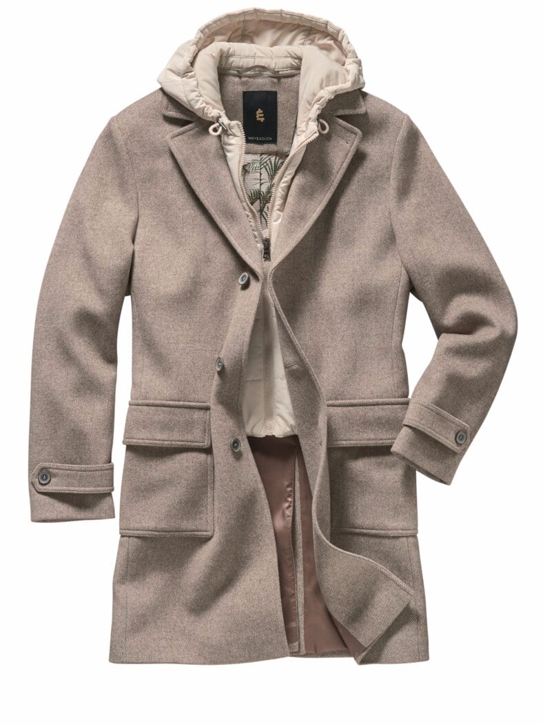 Cocooning-Mantel sandstein