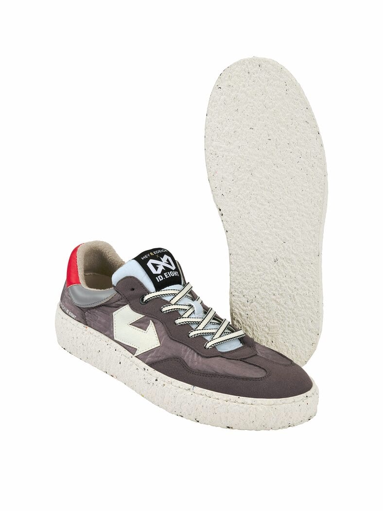 Collab-Sneaker Uriduri asphalt