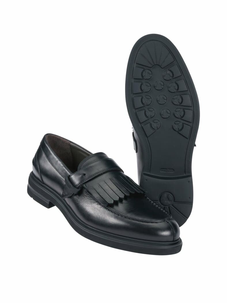 Fleißiger College Loafer schwarz