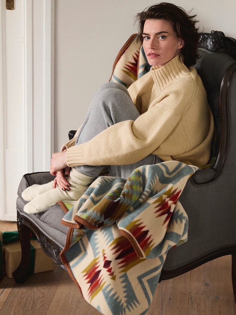 Decke Jacquard Napped Robe harding-shale