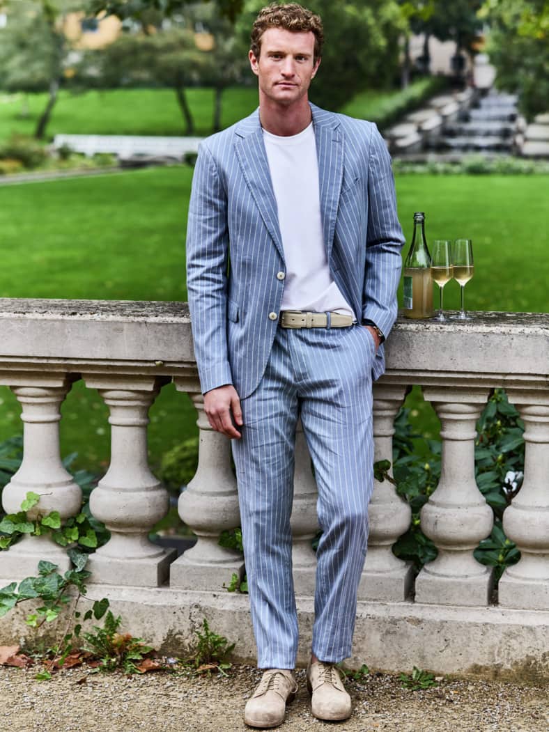 Kristallklarer Leinenanzug Blau